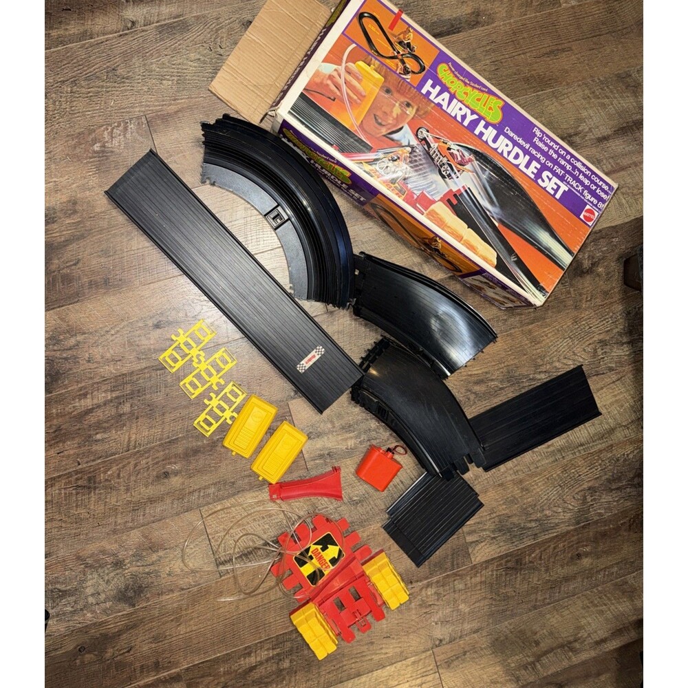 Vintage MATTEL 1972 CHOPCYCLES HAIRY HURDLE SET Original Box + Parts Incomplete